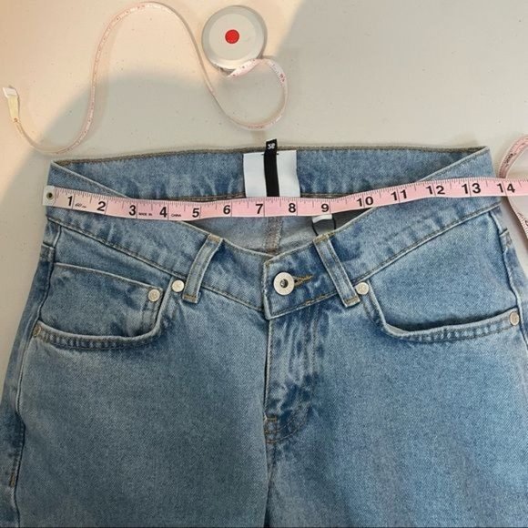 THE RAGGED PRIEST REVIVE RELAXED STRAIGHT LEG MID RISE V WAIST LIGHT WASH JEANS - Picture 6 of 9